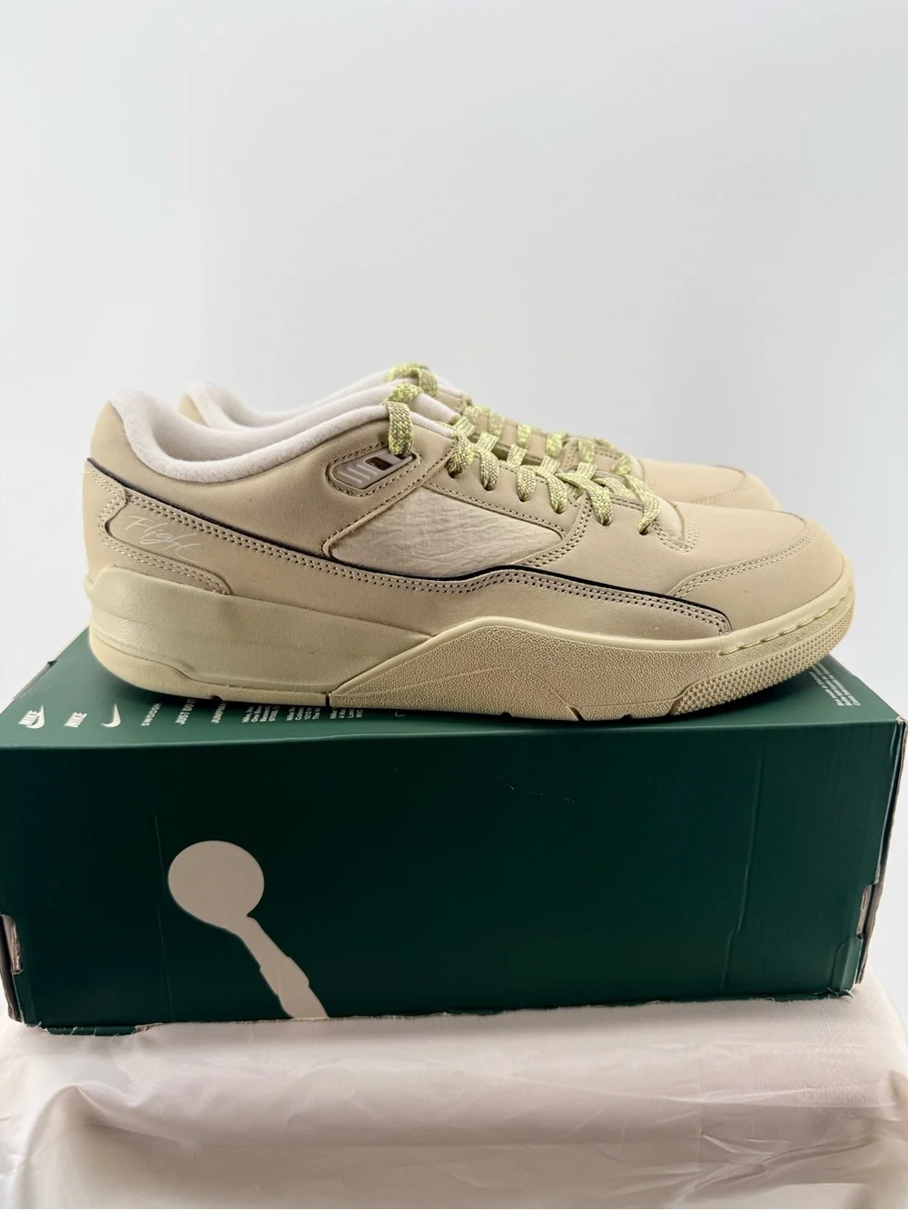 Jordan Flight Court size 12M Legend Sail